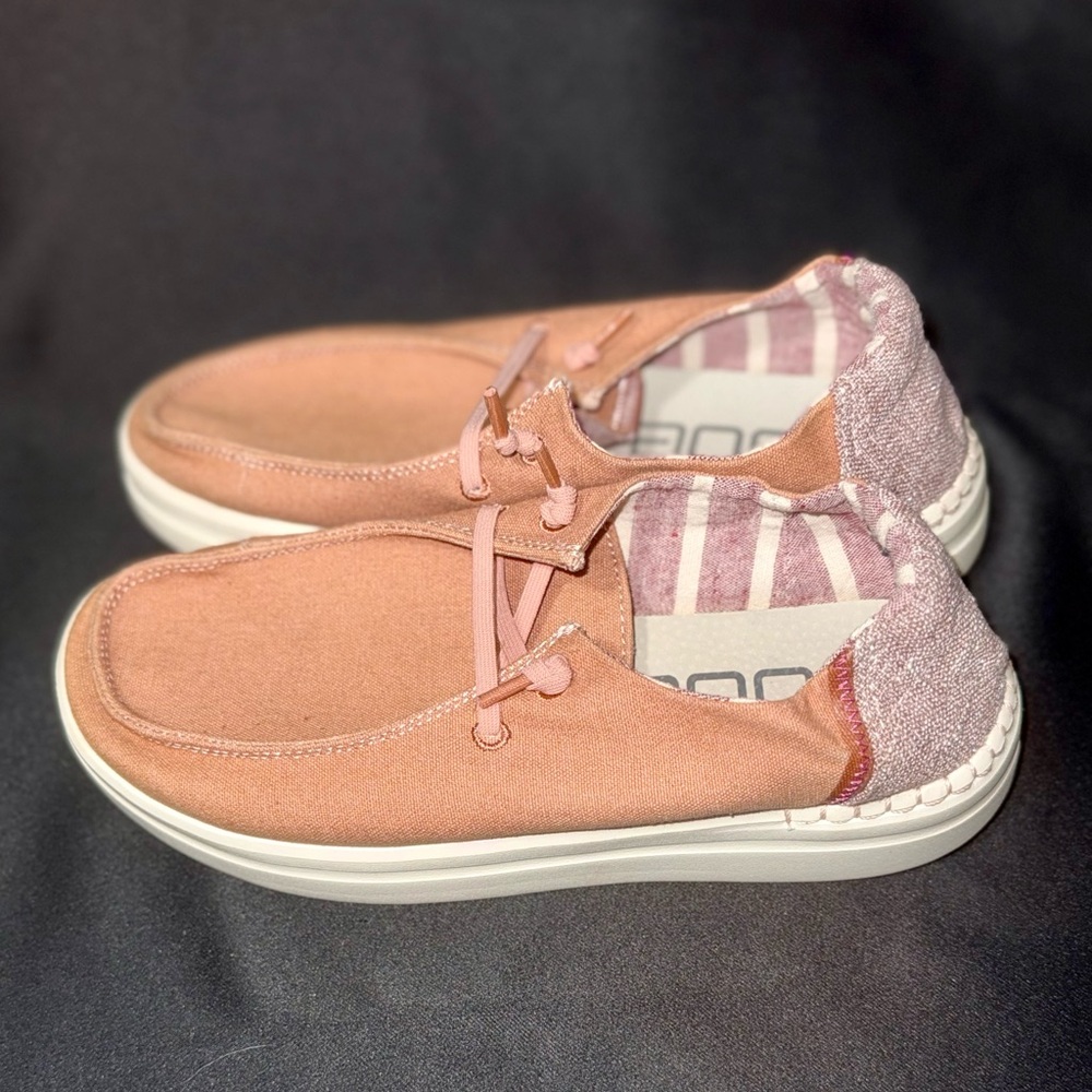 Hey Dude Women's Wendy Rise casual slip-on shoes in a dusty rose - Picture 2 of 3